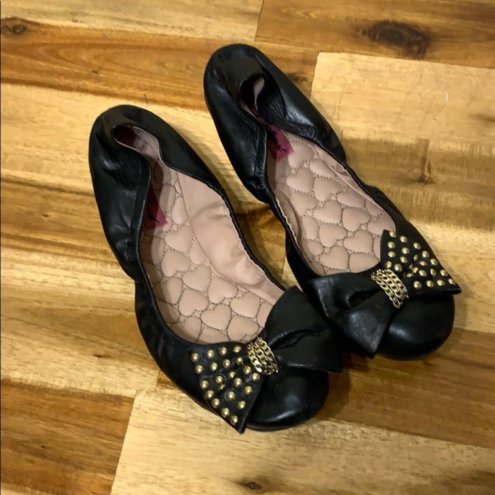 Betsy Johnson black ballerina flats